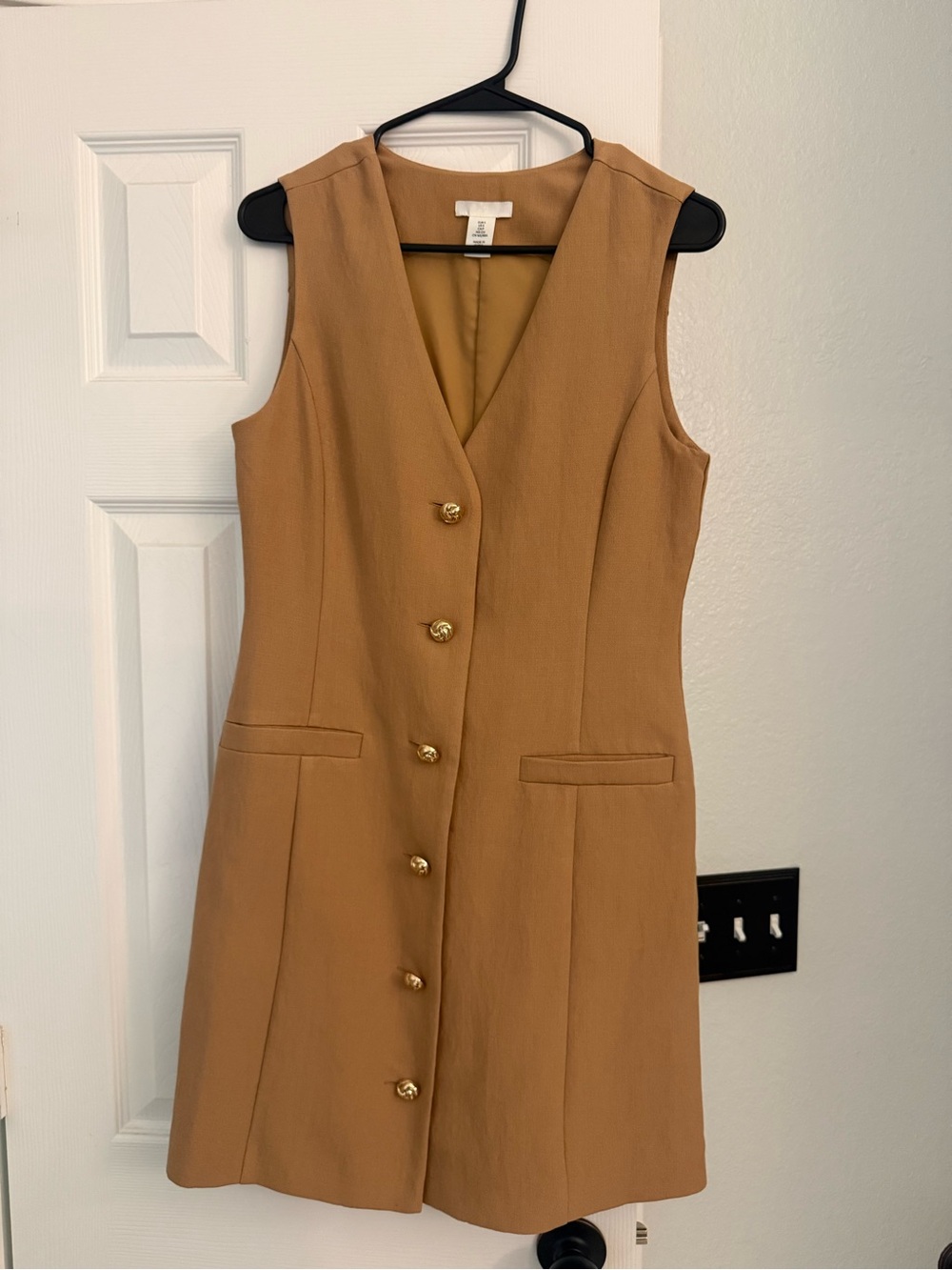 H&M Sleeveless Tan Button Dress